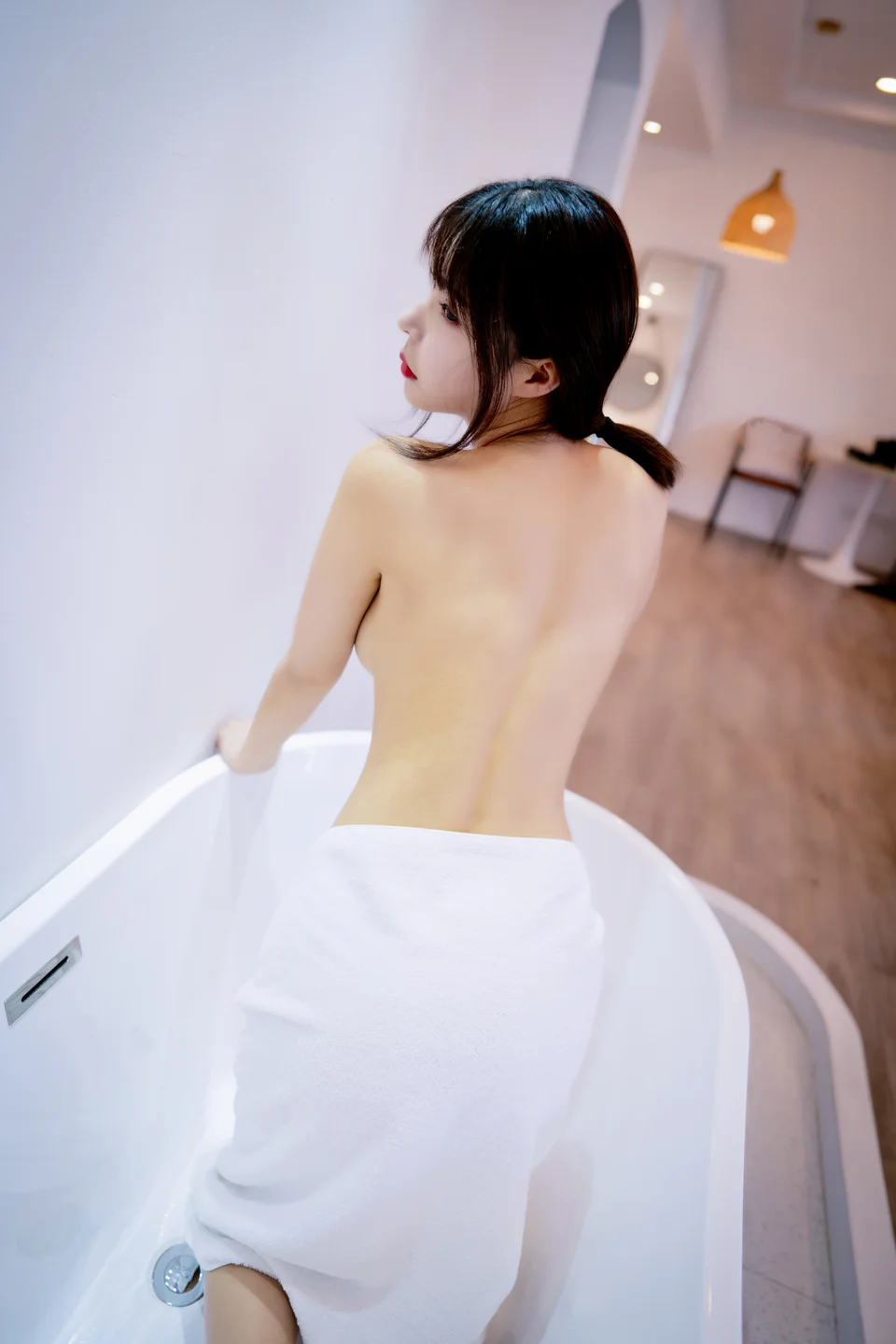 亚马逊鲶鱼 - No.020 浴巾 [18P-362MB] tg@simisebaisi 【丝足阁】016.webp